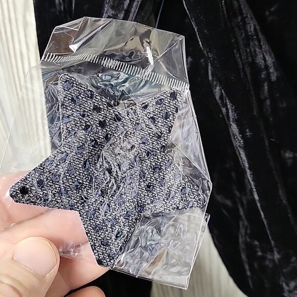 Good American Black Velvet V Neck Bodysuit Top Womens Size 2 Medium NWT - Picture 7 of 11